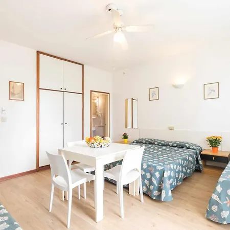Apartament Bright Set On The Side Of The Darsena Lignano Sabbiadoro