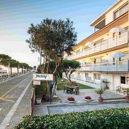 Bright Set On The Side Of The Darsena