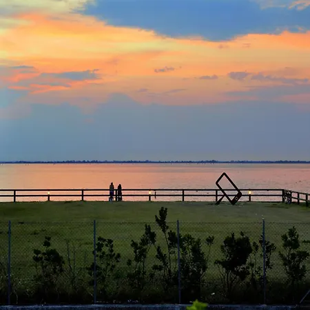 Bright Set On The Side Of The Darsena Appartamento Lignano Sabbiadoro